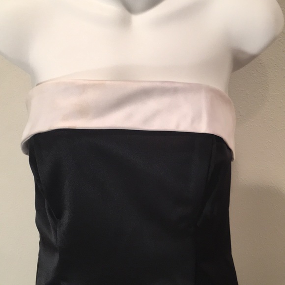 Simple and Elegant Strapless Gown - Picture 2 of 11